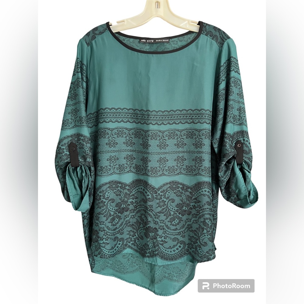 👚ZARA Black & Green Lace pattern blouse - Sz M
